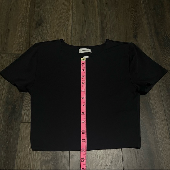 ARITZIA - Babaton - Cropped Workout Tee - Women’s M - Picture 2 of 6